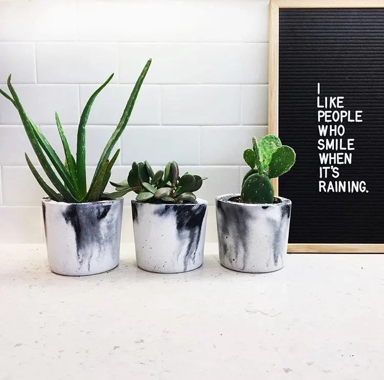 Medium Marbled Pot (Concrete)